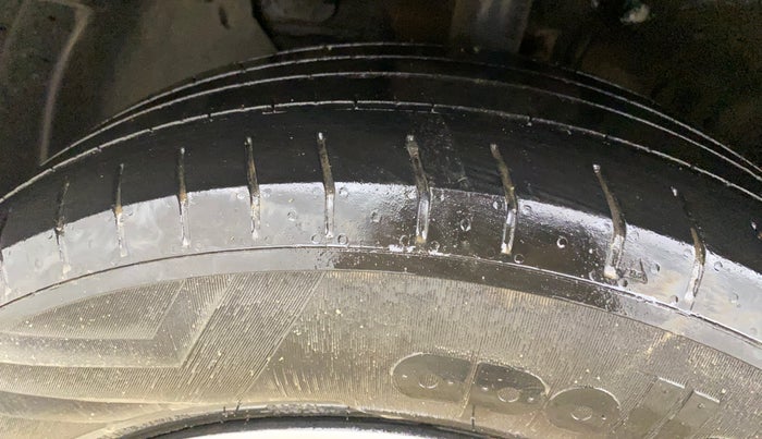 2023 KIA CARENS PRESTIGE 1.5 PETROL 7 STR, Petrol, Manual, 37,435 km, Left Front Tyre Tread