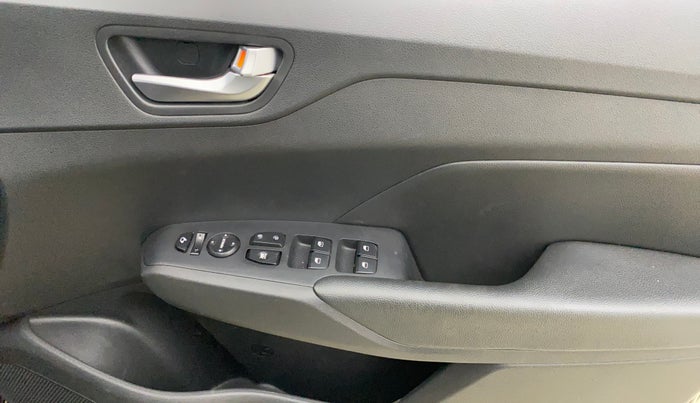 2021 Hyundai Verna SX (O) 1.0 TURBO DCT, Petrol, Automatic, 19,469 km, Driver Side Door Panels Control