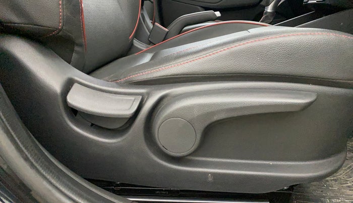 2021 Hyundai Verna SX (O) 1.0 TURBO DCT, Petrol, Automatic, 19,469 km, Driver Side Adjustment Panel