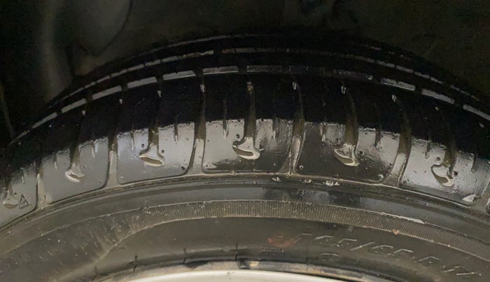 2020 Hyundai AURA E 1.2, Petrol, Manual, 65,552 km, Left Front Tyre Tread