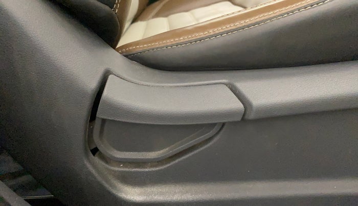 2020 Hyundai AURA E 1.2, Petrol, Manual, 65,552 km, Driver Side Adjustment Panel