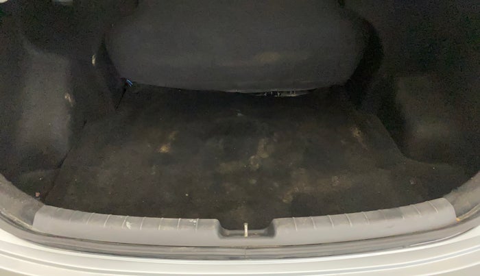 2020 Hyundai AURA E 1.2, Petrol, Manual, 65,552 km, Boot Inside