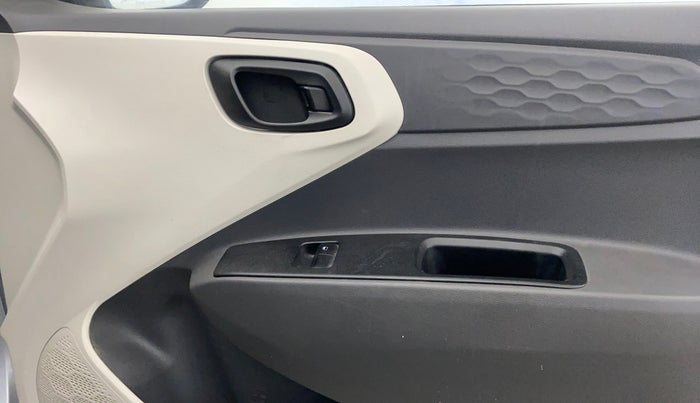 2020 Hyundai AURA E 1.2, Petrol, Manual, 65,552 km, Driver Side Door Panels Control