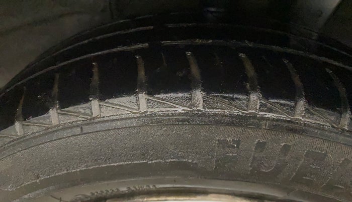 2020 Hyundai AURA E 1.2, Petrol, Manual, 65,552 km, Left Rear Tyre Tread