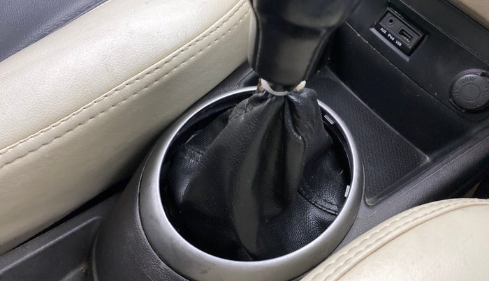 2012 Hyundai i20 ASTA 1.2, Petrol, Manual, 91,881 km, Gear lever - Boot cover slightly torn