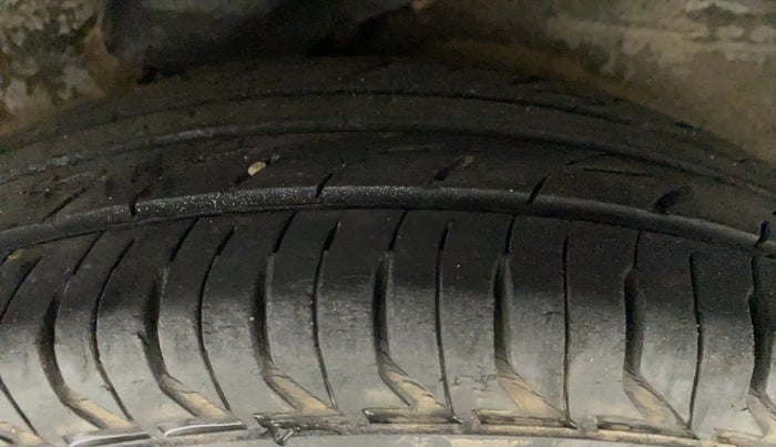 2010 Hyundai i10 MAGNA 1.2, Petrol, Manual, 98,915 km, Left Rear Tyre Tread