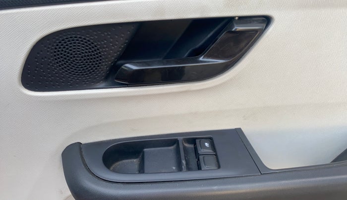 2021 Tata ALTROZ XE PETROL, Petrol, Manual, 23,294 km, Driver Side Door Panels Control