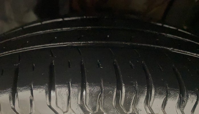 2021 Tata ALTROZ XE PETROL, Petrol, Manual, 23,294 km, Left Front Tyre Tread