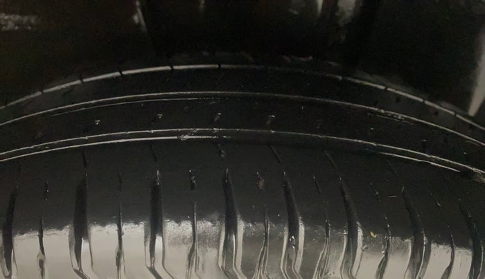 2021 Tata ALTROZ XE PETROL, Petrol, Manual, 23,294 km, Left Rear Tyre Tread