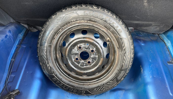 2017 Hyundai Eon MAGNA +, Petrol, Manual, 1,28,841 km, Spare Tyre