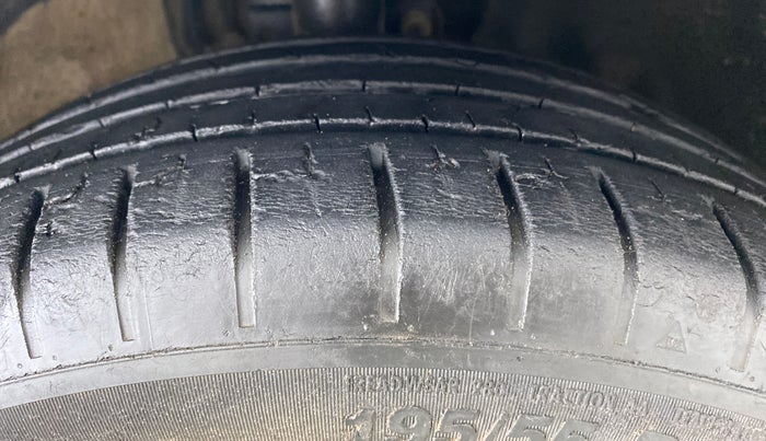 2017 Volkswagen Polo HIGHLINE PLUS 1.2L PETROL, Petrol, Manual, 30,398 km, Right Front Tyre Tread