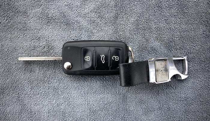 2017 Volkswagen Polo HIGHLINE PLUS 1.2L PETROL, Petrol, Manual, 30,398 km, Key Close Up