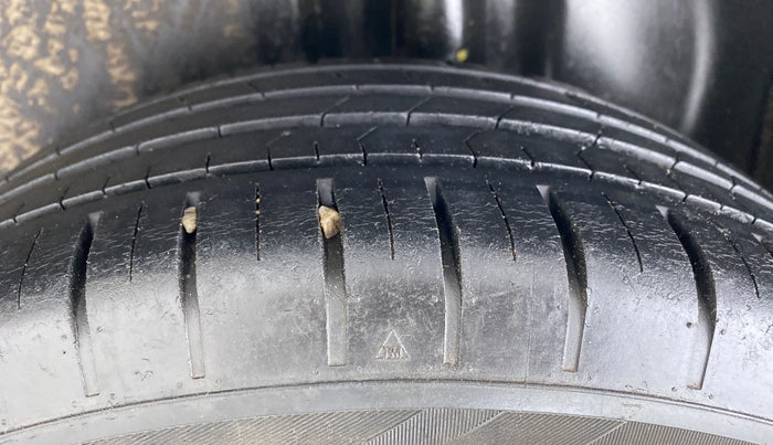 2017 Volkswagen Polo HIGHLINE PLUS 1.2L PETROL, Petrol, Manual, 30,398 km, Left Rear Tyre Tread