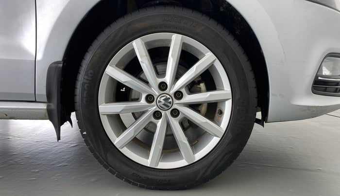2017 Volkswagen Polo HIGHLINE PLUS 1.2L PETROL, Petrol, Manual, 30,398 km, Right Front Wheel