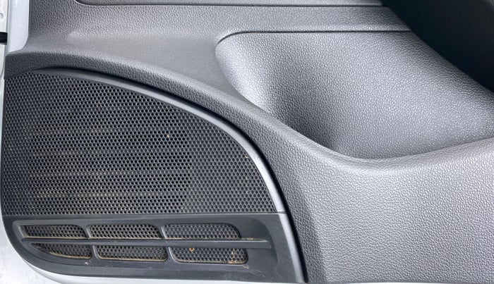 2017 Volkswagen Polo HIGHLINE PLUS 1.2L PETROL, Petrol, Manual, 30,398 km, Speaker