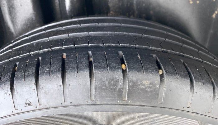 2017 Volkswagen Polo HIGHLINE PLUS 1.2L PETROL, Petrol, Manual, 30,398 km, Right Rear Tyre Tread