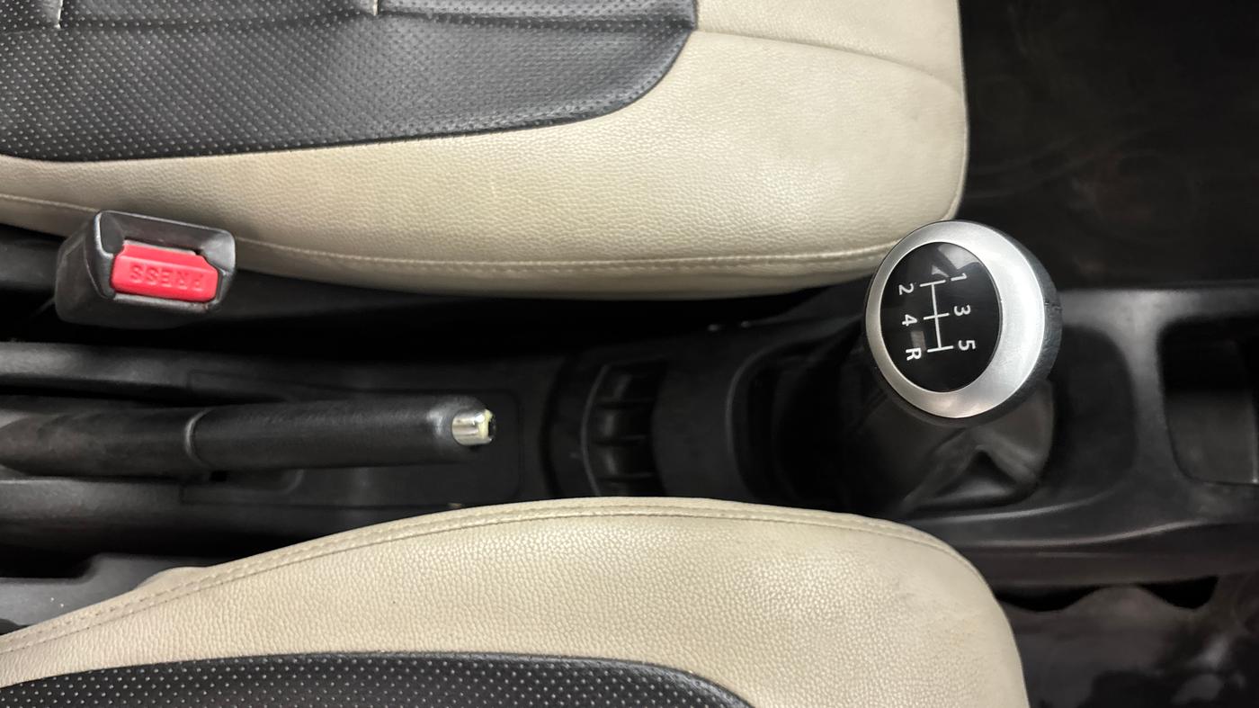 2014 Maruti Wagon R 1.0 VXI, Petrol, Manual, 28,029 km, Gear Lever