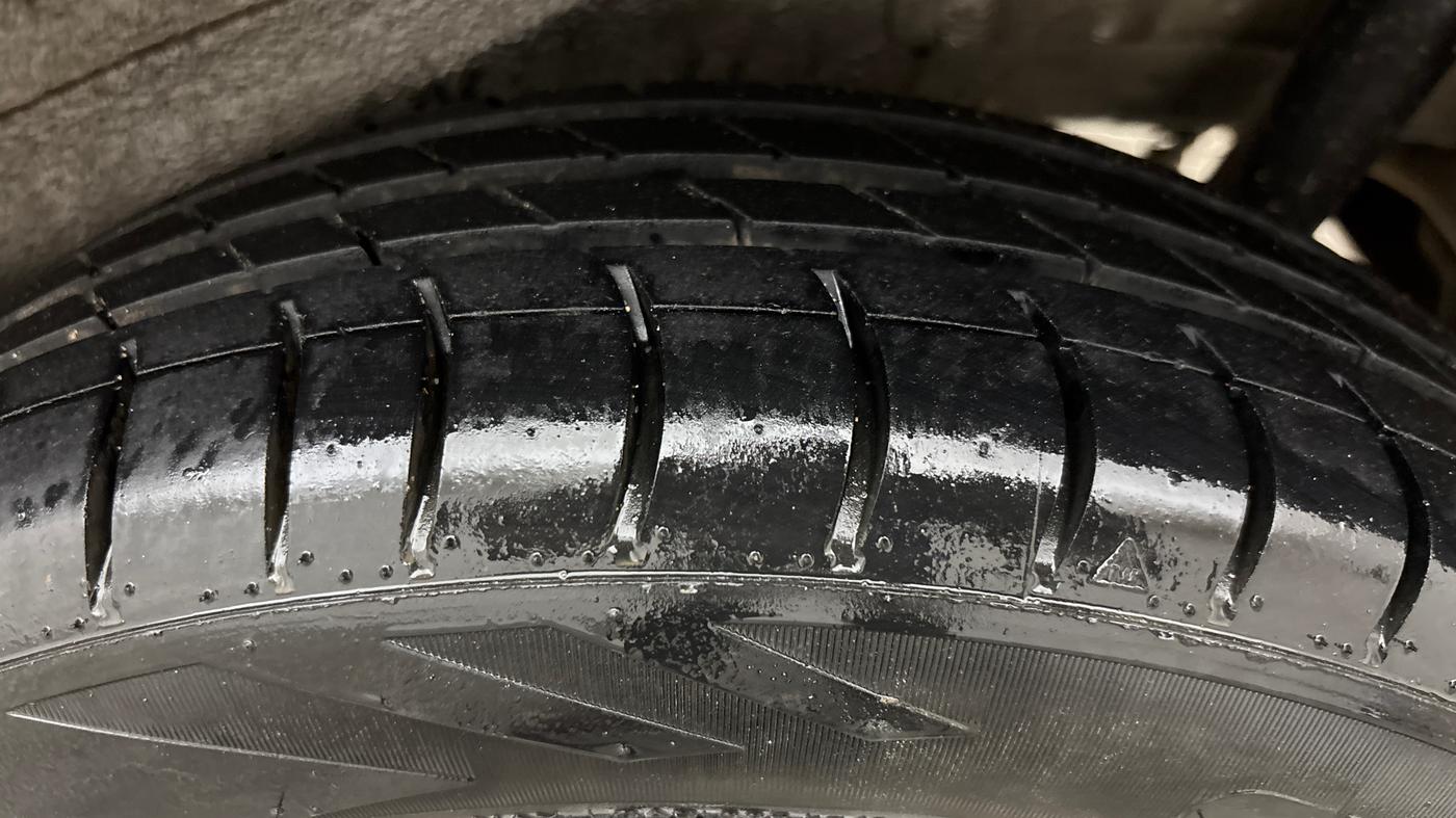2014 Maruti Wagon R 1.0 VXI, Petrol, Manual, 28,029 km, Left Rear Tyre Tread