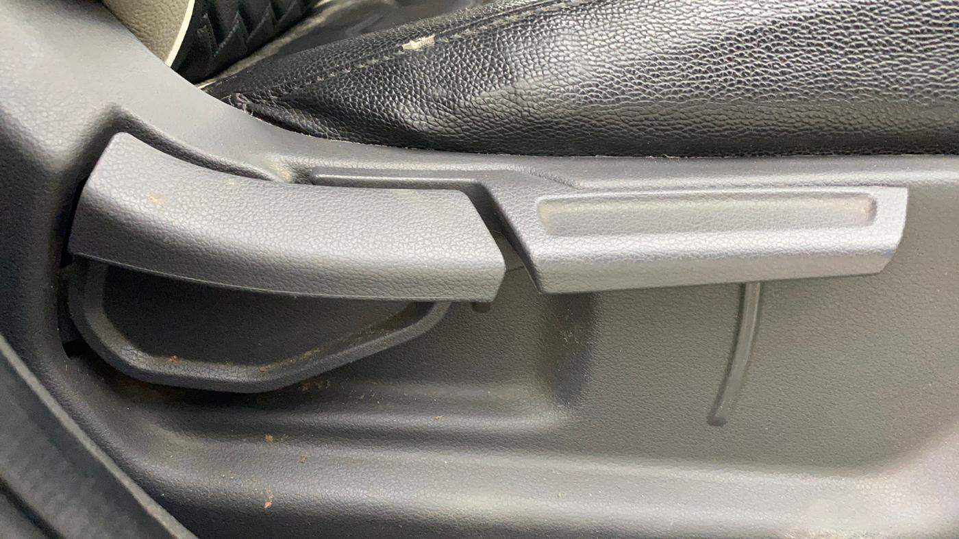 2022 Hyundai AURA S 1.2 CNG, CNG, Manual, 91,409 km, Driver Side Adjustment Panel