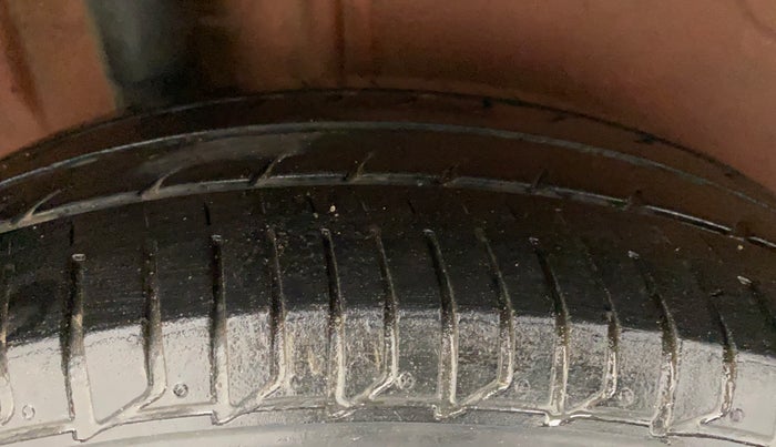 2017 Maruti IGNIS ZETA 1.2, Petrol, Manual, 98,210 km, Right Rear Tyre Tread