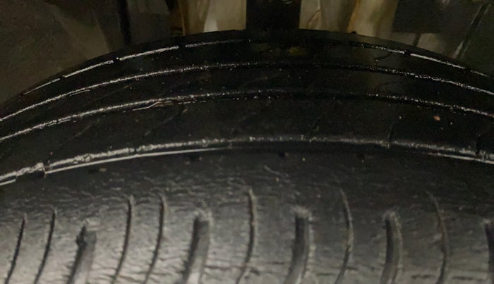 2021 Nissan MAGNITE XV PREMIUM DUAL TONE, Petrol, Manual, 19,767 km, Right Front Tyre Tread