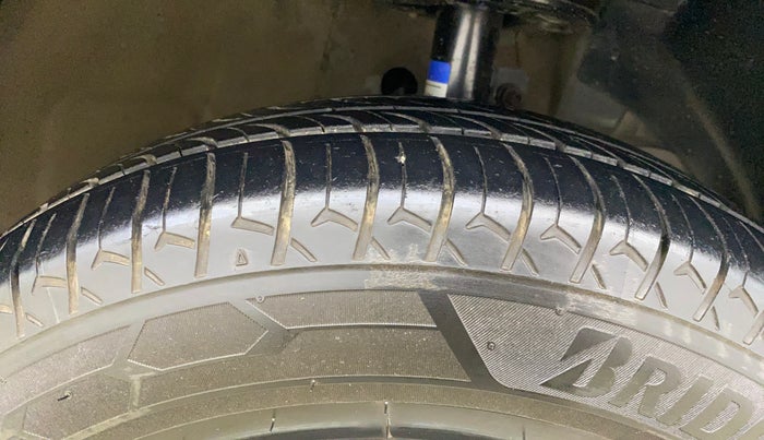 2017 Maruti Dzire VDI, Diesel, Manual, 74,653 km, Right Front Tyre Tread
