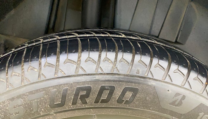2017 Maruti Dzire VDI, Diesel, Manual, 74,653 km, Right Rear Tyre Tread