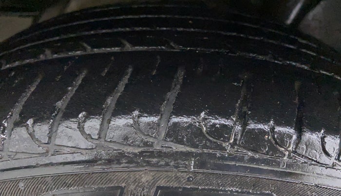 2015 Ford Ecosport 1.5 TITANIUM TI VCT AT, Petrol, Automatic, 86,705 km, Right Rear Tyre Tread