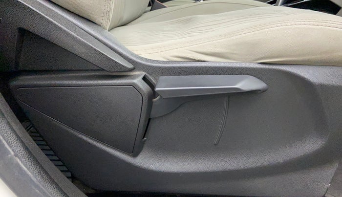 2015 Ford Ecosport 1.5 TITANIUM TI VCT AT, Petrol, Automatic, 86,705 km, Driver Side Adjustment Panel