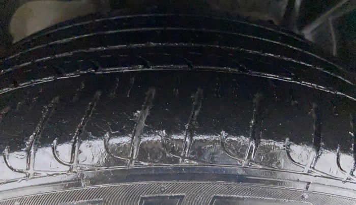 2015 Ford Ecosport 1.5 TITANIUM TI VCT AT, Petrol, Automatic, 86,705 km, Right Front Tyre Tread