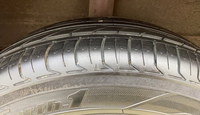 2018 Hyundai NEW SANTRO SPORTZ CNG, CNG, Manual, 38,041 km, Right Rear Tyre Tread