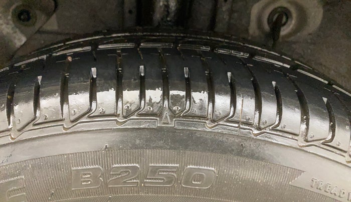 2015 Hyundai Elite i20 SPORTZ 1.2, Petrol, Manual, 47,730 km, Right Rear Tyre Tread