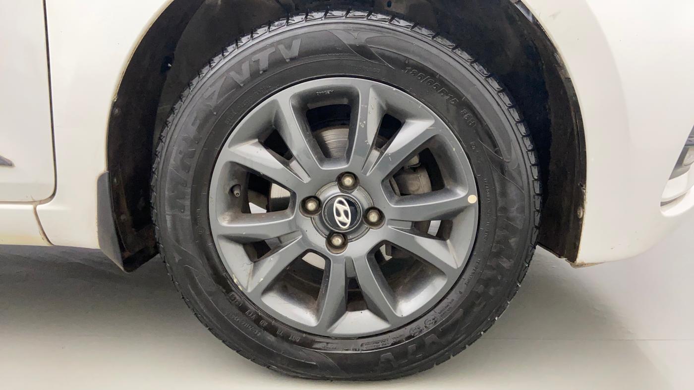 2020 Hyundai Elite i20 SPORTZ PLUS 1.2, Petrol, Manual, 32,667 km, Right Front Wheel