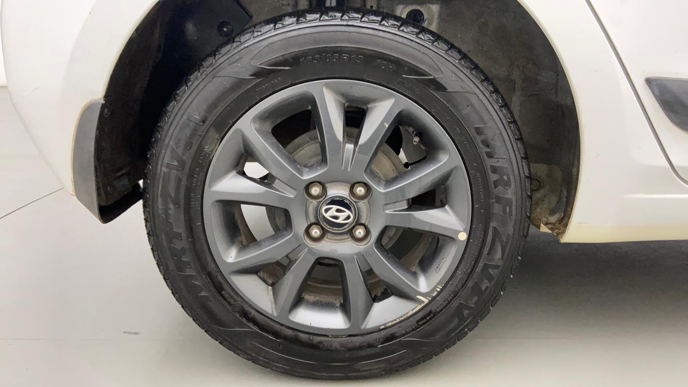 2020 Hyundai Elite i20 SPORTZ PLUS 1.2, Petrol, Manual, 32,667 km, Right Rear Wheel