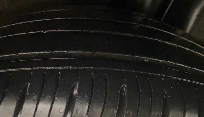2022 KIA SONET HTK PLUS 1.0 IMT, Petrol, Manual, 24,519 km, Left Rear Tyre Tread