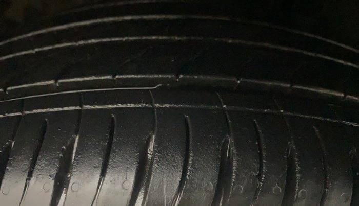 2022 KIA SONET HTK PLUS 1.0 IMT, Petrol, Manual, 24,519 km, Right Front Tyre Tread