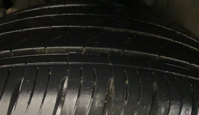 2022 KIA SONET HTK PLUS 1.0 IMT, Petrol, Manual, 24,519 km, Right Rear Tyre Tread