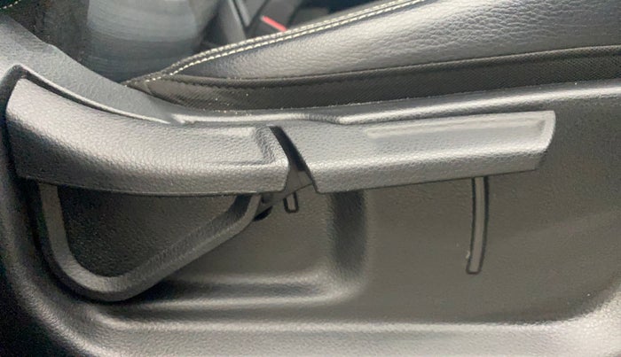 2022 KIA SONET HTK PLUS 1.0 IMT, Petrol, Manual, 24,519 km, Driver Side Adjustment Panel