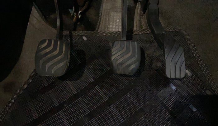 2022 Renault TRIBER RXT, Petrol, Manual, 48,965 km, Pedals