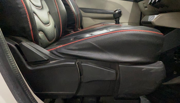 2022 Renault TRIBER RXT, Petrol, Manual, 48,965 km, Driver Side Adjustment Panel