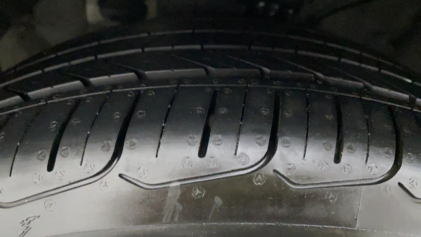 2011 Hyundai Verna FLUIDIC 1.6 SX VTVT, Petrol, Manual, 44,483 km, Left Front Tyre Tread