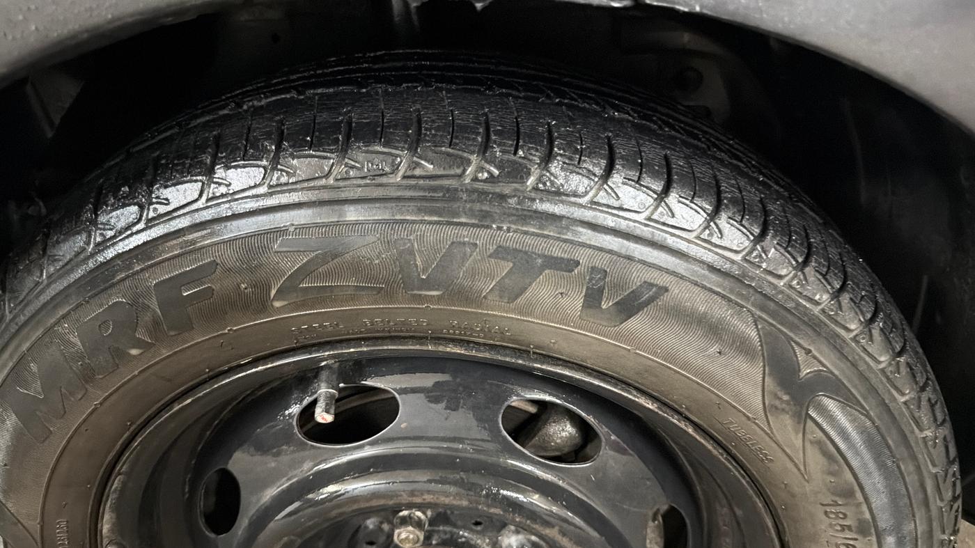 2015 Tata Zest XE PETROL, Petrol, Manual, 48,612 km, Right Front Tyre Tread