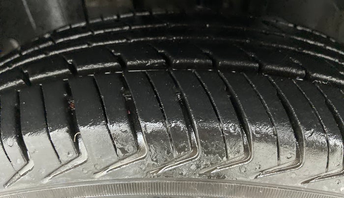 2019 Renault Kwid RXL, Petrol, Manual, 16,217 km, Left Front Tyre Tread