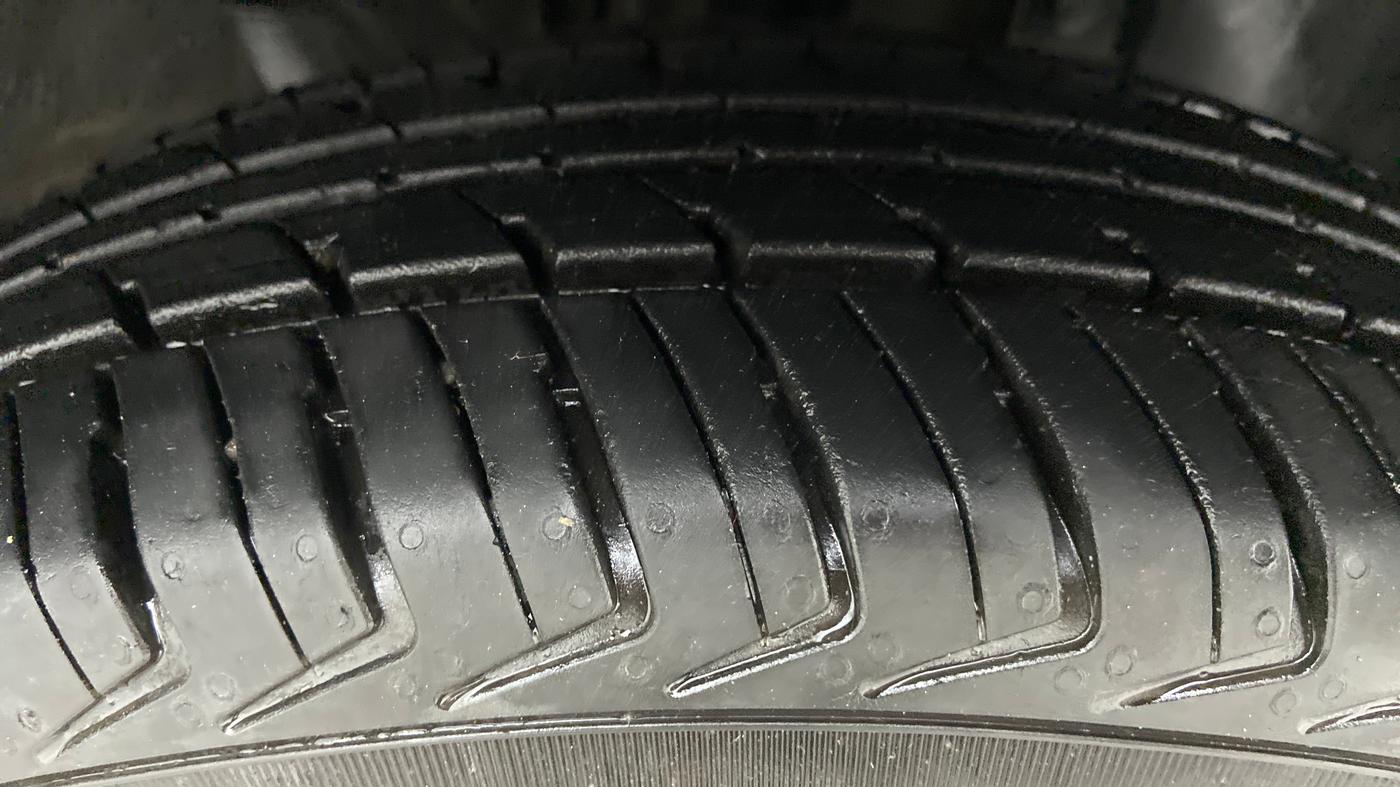 2019 Renault Kwid RXL, Petrol, Manual, 16,217 km, Right Front Tyre Tread