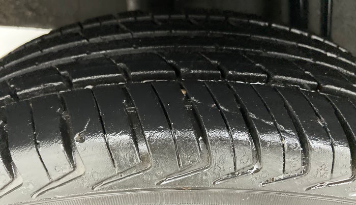 2019 Renault Kwid RXL, Petrol, Manual, 16,217 km, Right Rear Tyre Tread