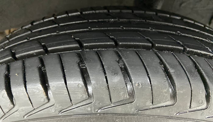 2019 Renault Kwid RXL, Petrol, Manual, 16,217 km, Left Rear Tyre Tread