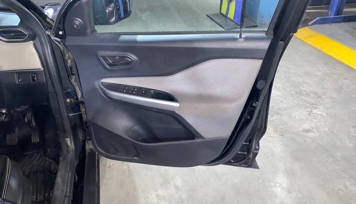 2024 Nissan MAGNITE XE, Petrol, Manual, 7,525 km, Driver Side Door Panels Control