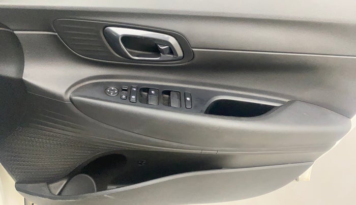 2023 Hyundai NEW I20 Sportz 1.2 IVT, Petrol, Automatic, 36,284 km, Driver Side Door Panels Control