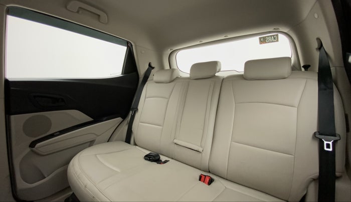 2021 Mahindra XUV300 W6 1.5 DIESEL AMT, Diesel, Automatic, 29,321 km, Right Side Rear Door Cabin