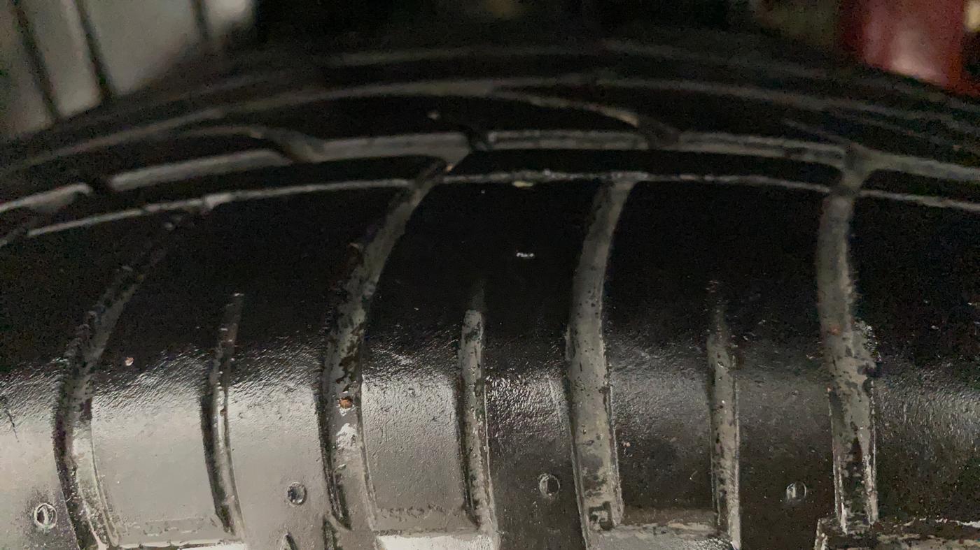 2021 Mahindra XUV300 W6 1.5 DIESEL AMT, Diesel, Automatic, 29,321 km, Right Rear Tyre Tread